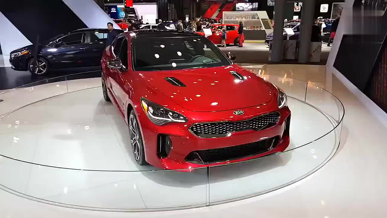 车展实拍红色起亚毒刺，造型惊艳，比照片上漂亮很多