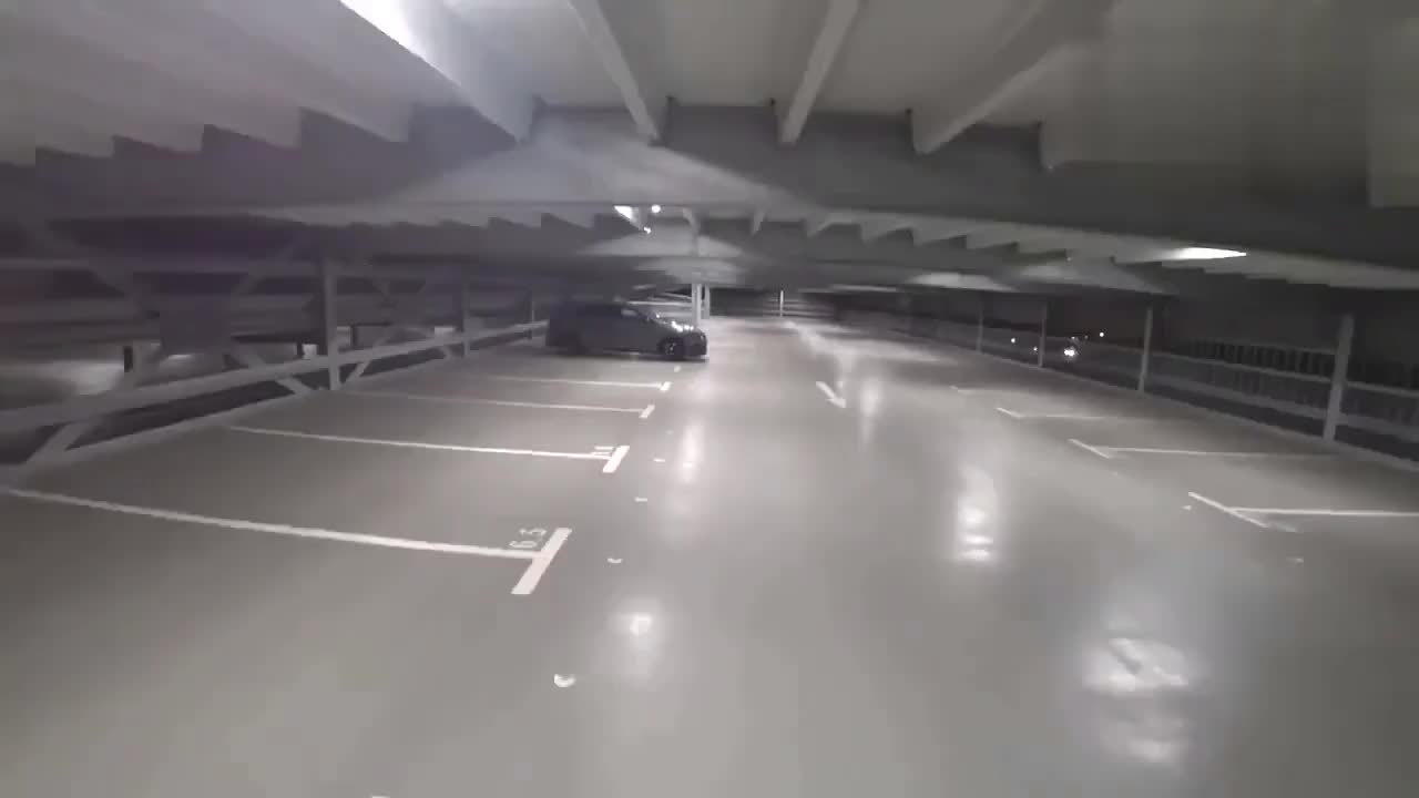 新款大众高尔夫gtitcr夜间试驾290匹的小钢炮威力无比