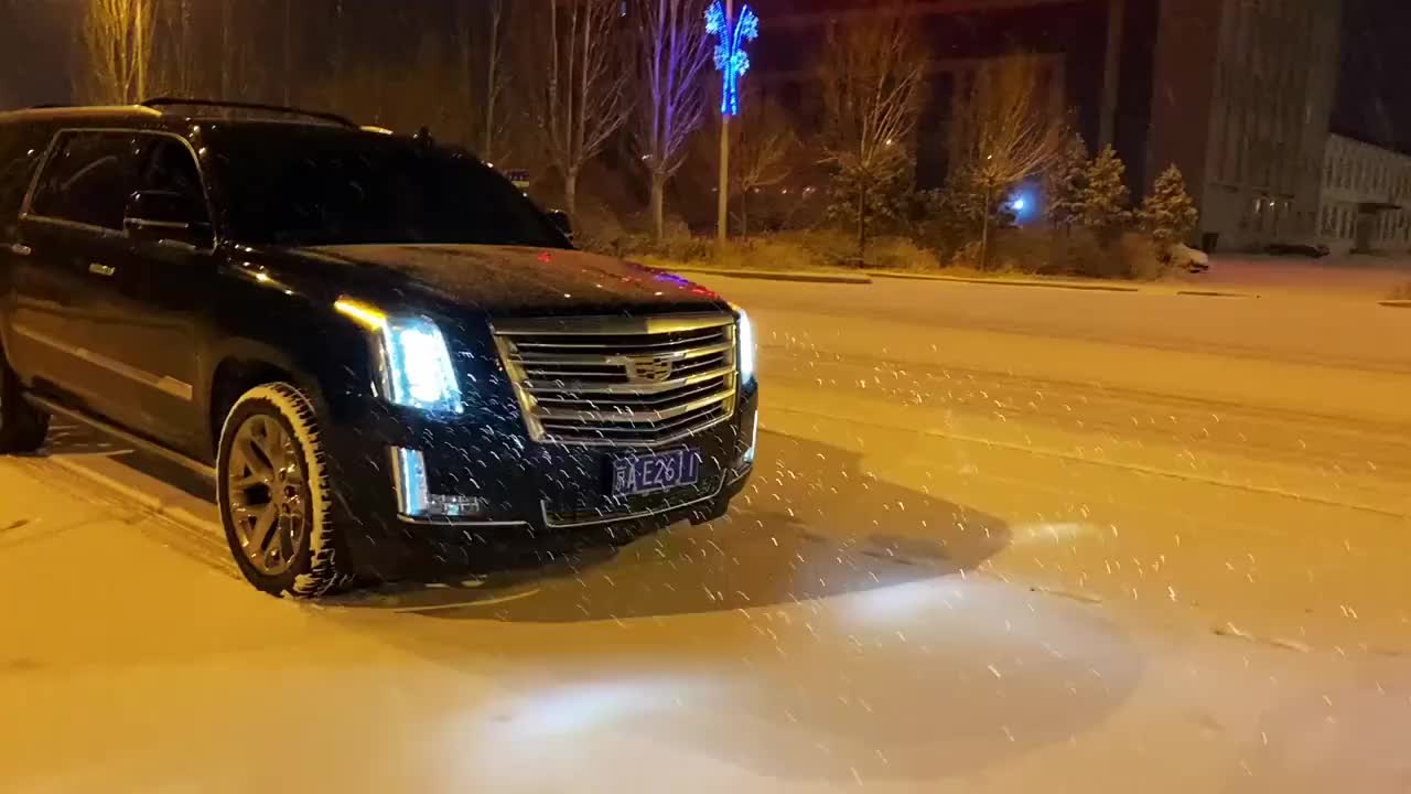 开凯迪拉克凯雷德玩漂移是什么感觉？