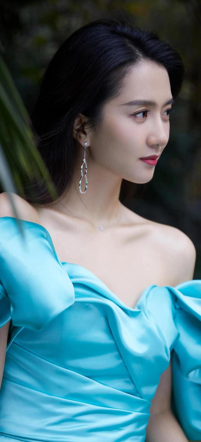 中国内地影视美女演员许龄月