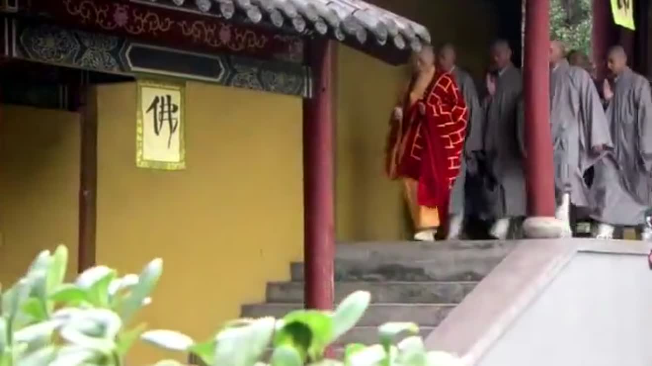 活佛济公:灵隐寺被封道济回来救场,不料县官说道济为妖僧要抓他
