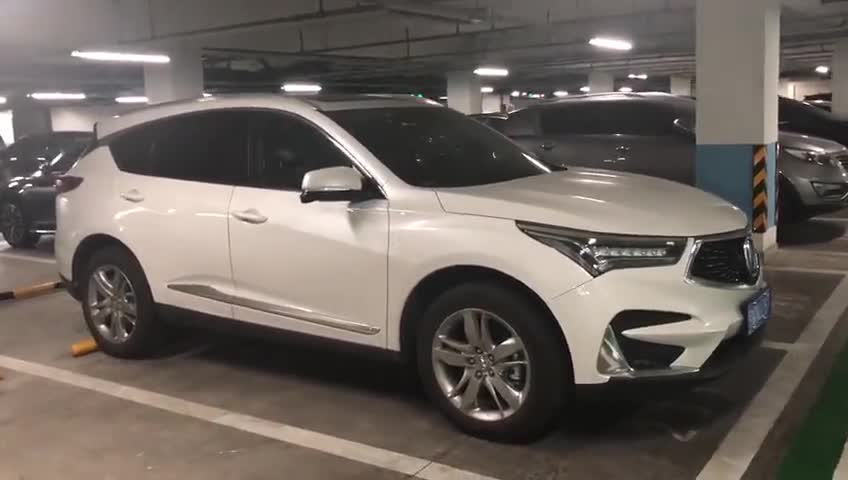 实拍：讴歌RDX侧面车身设计，凹陷设计增加力量感