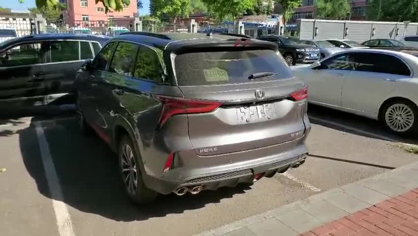 新车实拍：长安CS75PLUS2.0T排量，双边双出排气