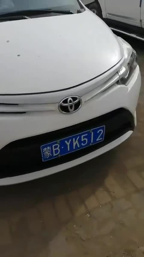 丰田轿车油耗低保养便宜，外观时