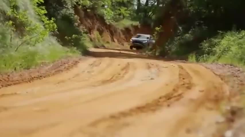 新款欧蓝德来了，加料不加价，4驱＋大7座，竞品压力大了