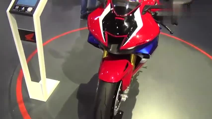 公升级王者，本田新车CBR1000RR-R亮相车展！