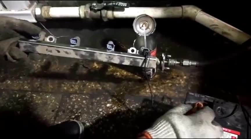 喷油嘴积碳太多造成雾化不好油