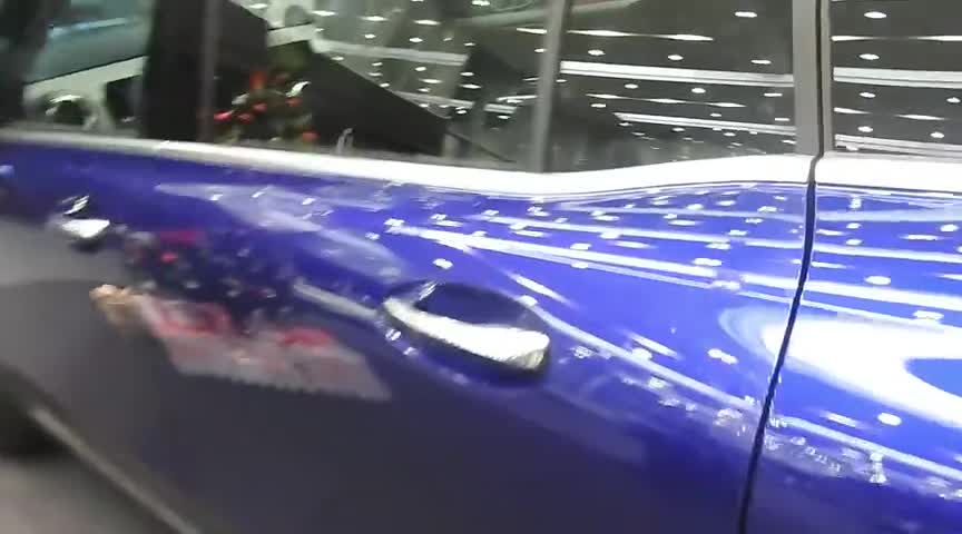 探店实拍奔驰GLB后排，乘坐舒适，空间奢侈，多处设计细心