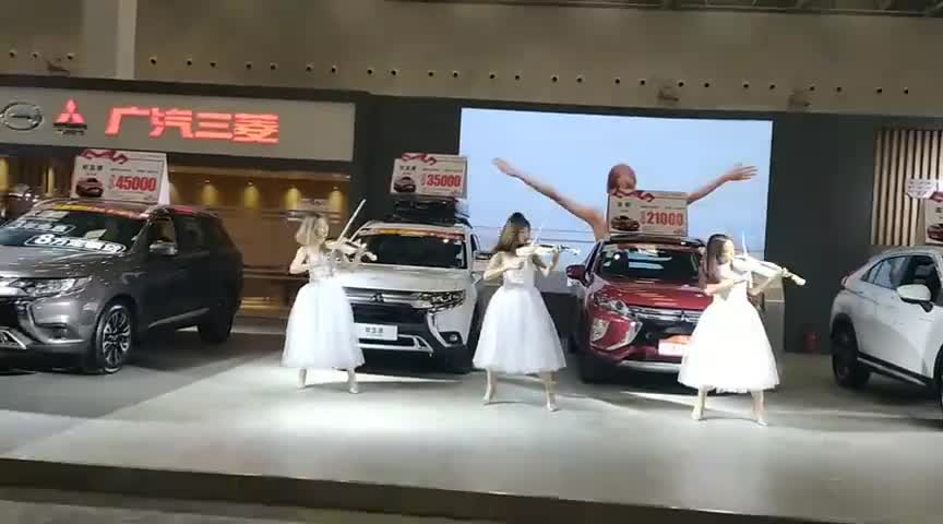 车展上动感的小表演