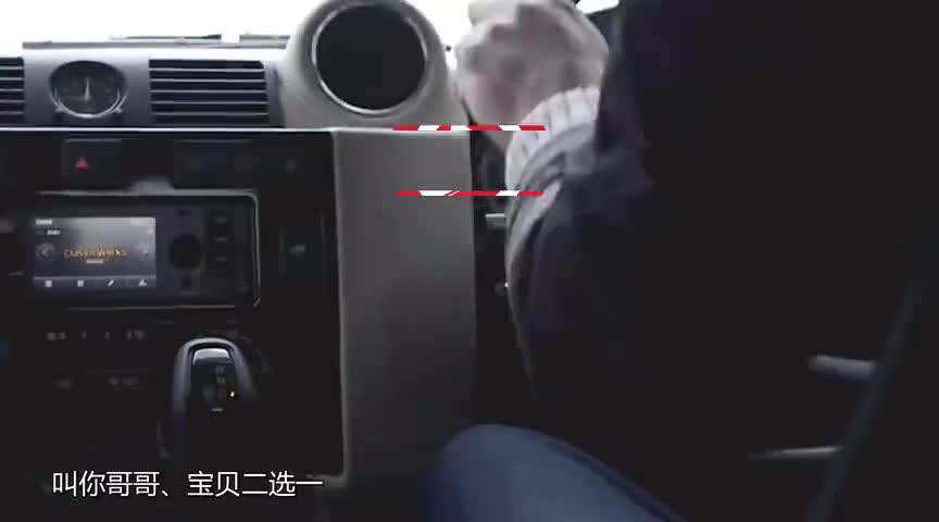 路虎的过障碍能力有多强？街头实拍，其他司机看傻眼！