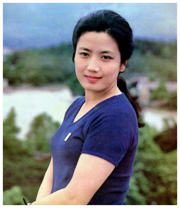 孔雀公主李秀明令刘晓庆做配40岁却卖薯片今66岁可安好