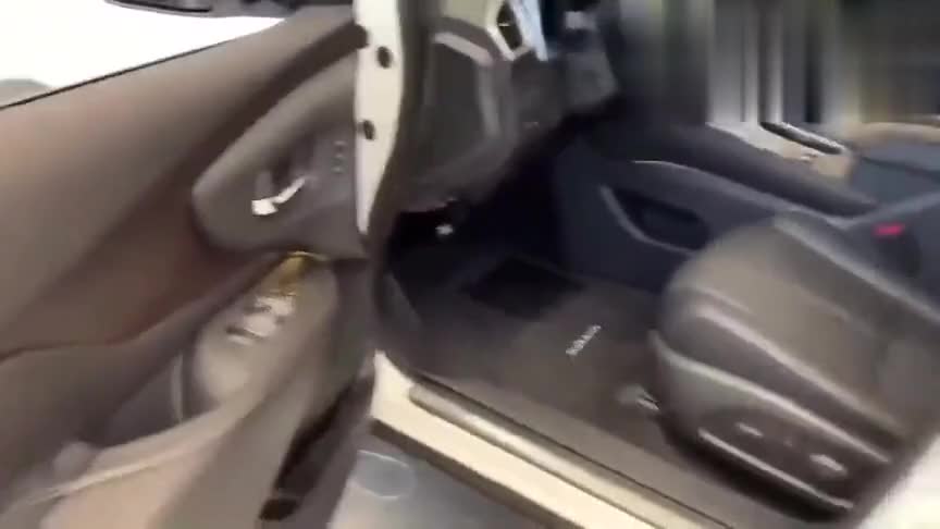 实拍2020款日产楼兰，看到外观和内饰