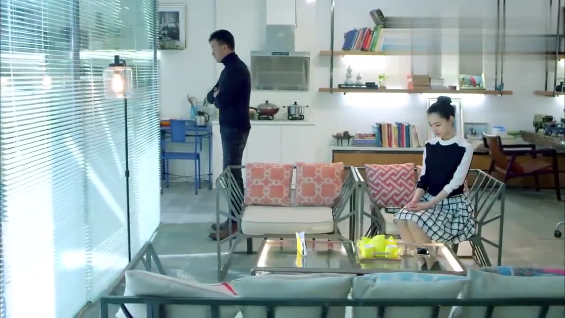 小情人贝莱为守住单爸秘密牺牲自己闺女懂事的让人心疼