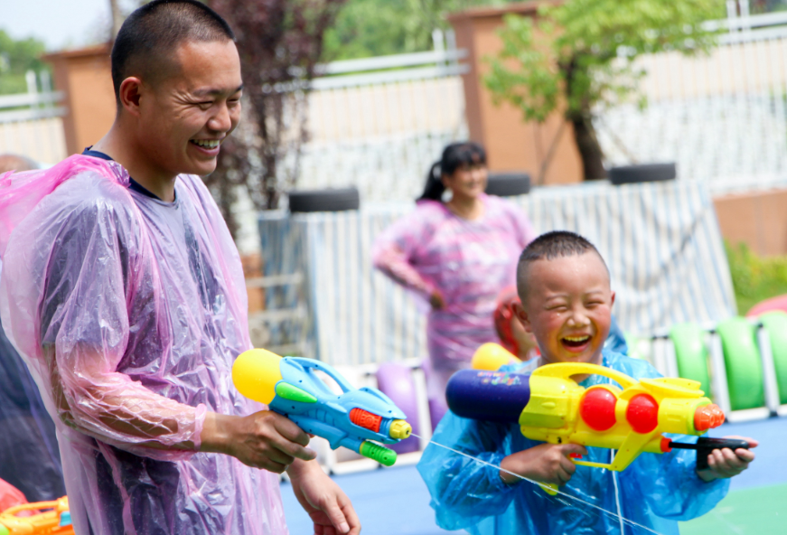 幼儿园老师委屈:孩子衣服标签被剪掉,书包里装“监控”,应该吗休闲区蓝鸢梦想 - Www.slyday.coM 幼儿园老师委屈:孩子衣服标签被剪掉,书包里装“监控”,应该吗休闲区蓝鸢梦想 - Www.slyday.coM