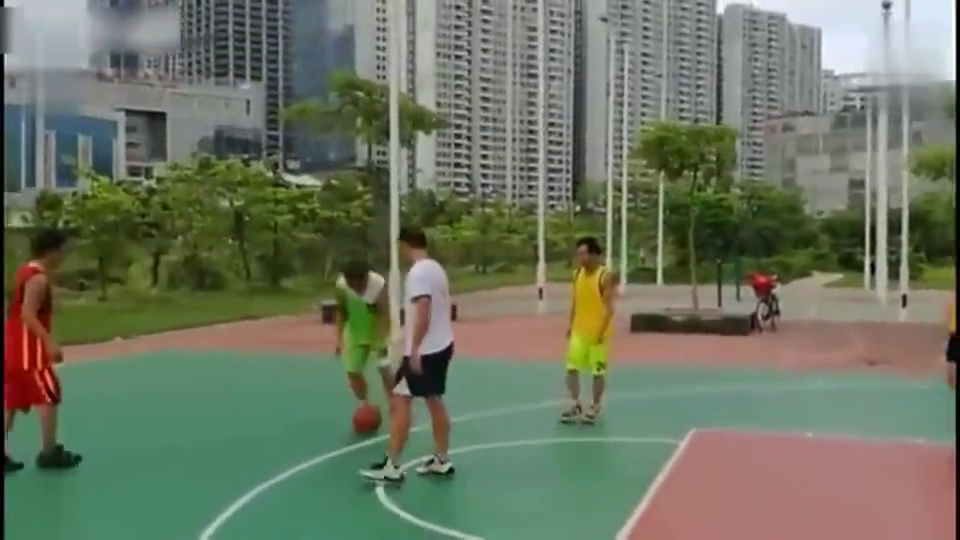 野球场四大怪之首:勾手老大爷,进攻简单粗暴,对手只能