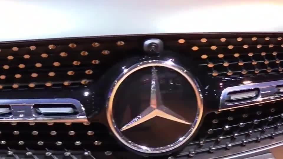 全新奔驰GLAAMG，颜值高、动力好，这是“钢炮的性能”