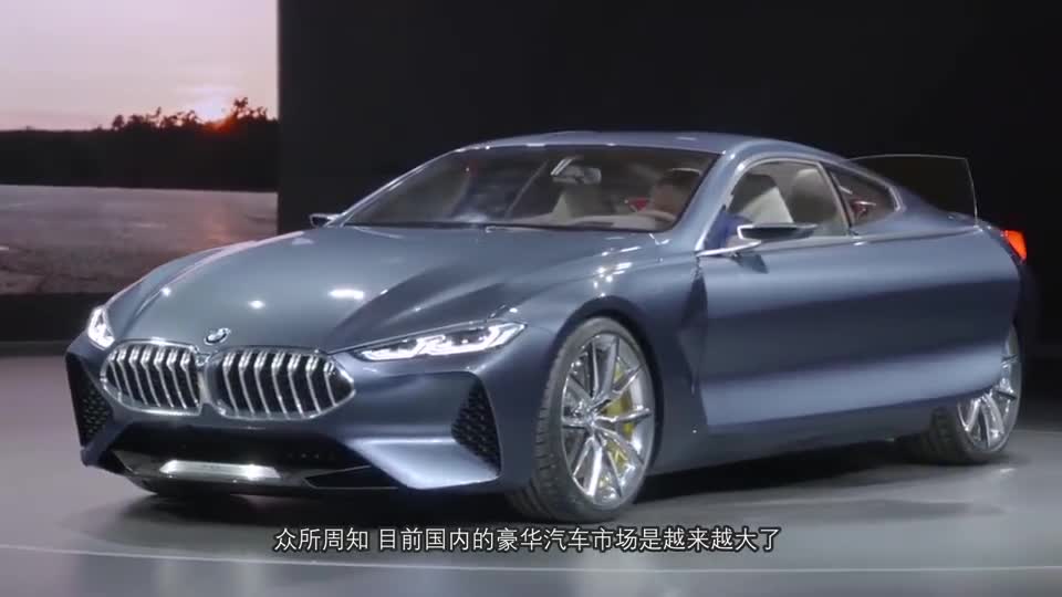 买宝马7系的哭了,车长5米3配3.0T发动机,一开车门奔驰都自愧不如