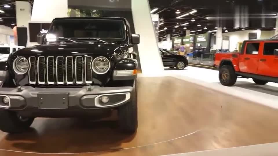 狂野霸气越野皮卡这气质长城炮比不了，实拍JEEP角斗士