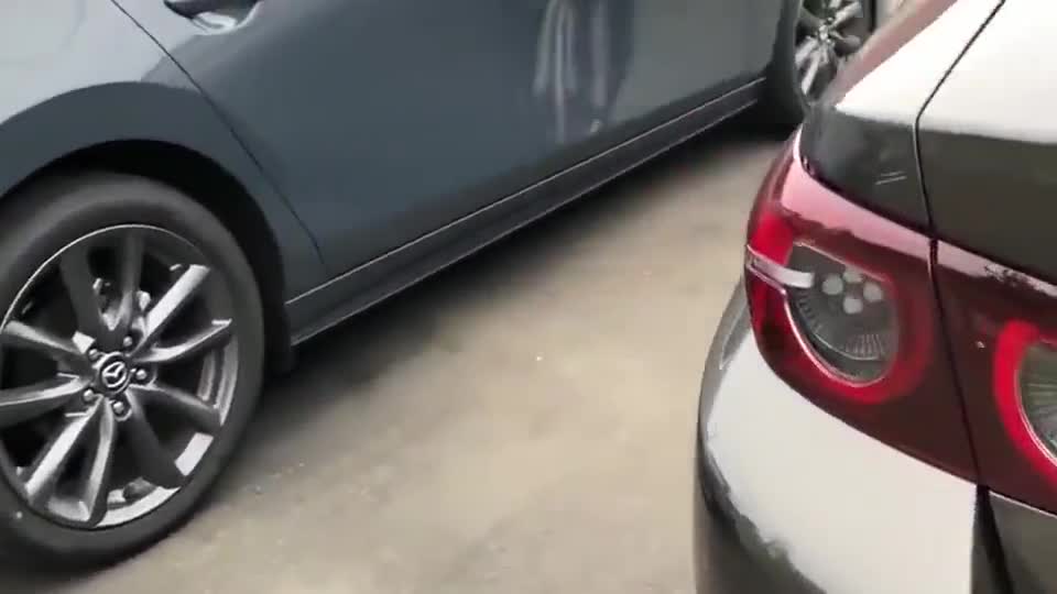 新款马自达3三厢版，与两厢版更喜欢哪个，我全都要