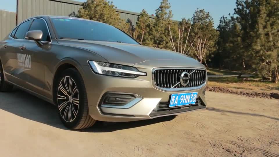 北欧“雷神”也能玩出典雅清香！沃尔沃S60静态抢鲜实拍