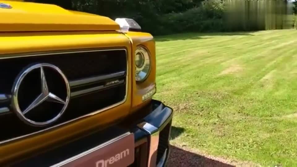 汽车实拍：奔驰AMGG63，豪华霸气！