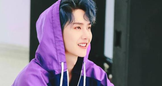 王一博微笑,任嘉伦微笑,邓伦微笑,看到肖战微笑:彻底沦陷了