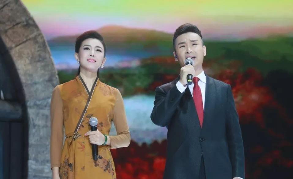 刘和刚和妻子战扬的爱情让很多人羡慕,因为刘和刚和战扬都是头婚,而且