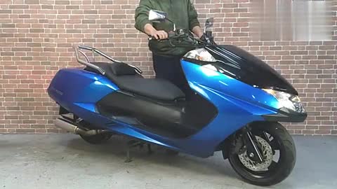 实拍雅马哈“飞行熨斗”，排量250，一般人没见过