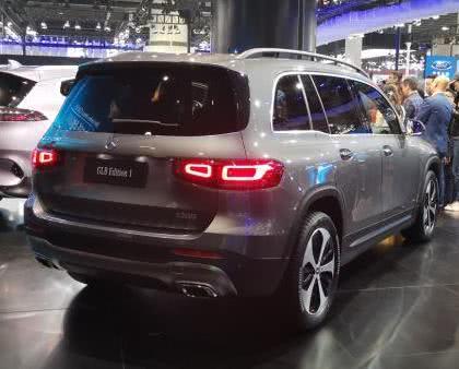 奔驰又出“新王牌”！比宝马X1强劲，油耗6.3L，价格居然这么低