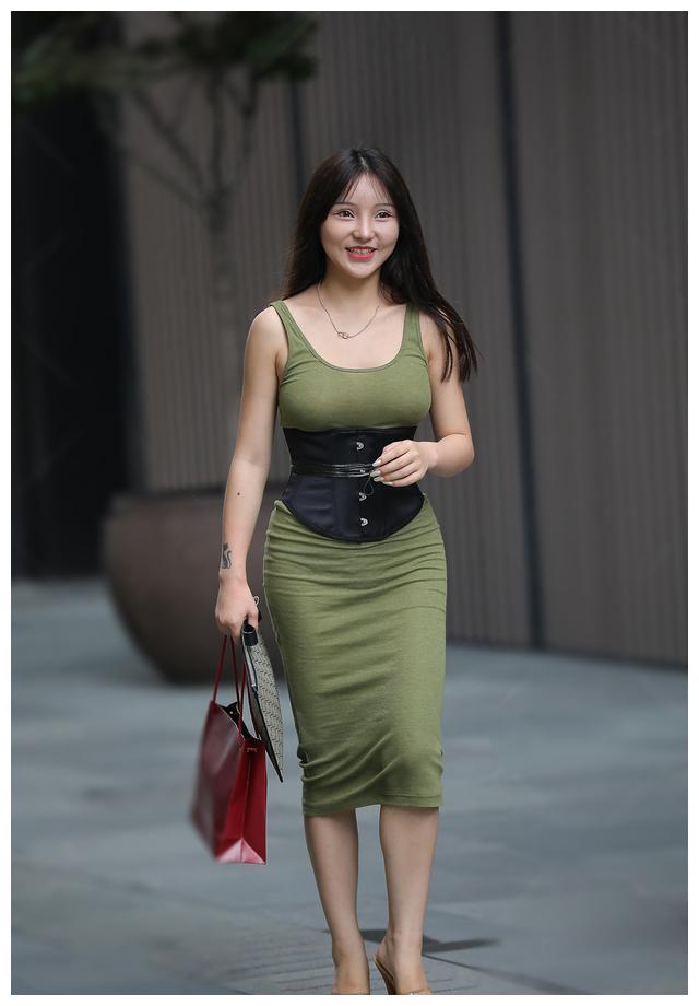 掌握穿搭秘籍,成为大家都喜欢的微胖小姐姐