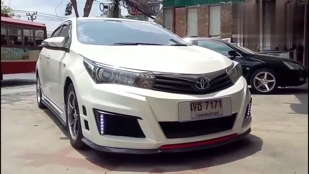 两台丰田卡罗拉改装案例实拍展示