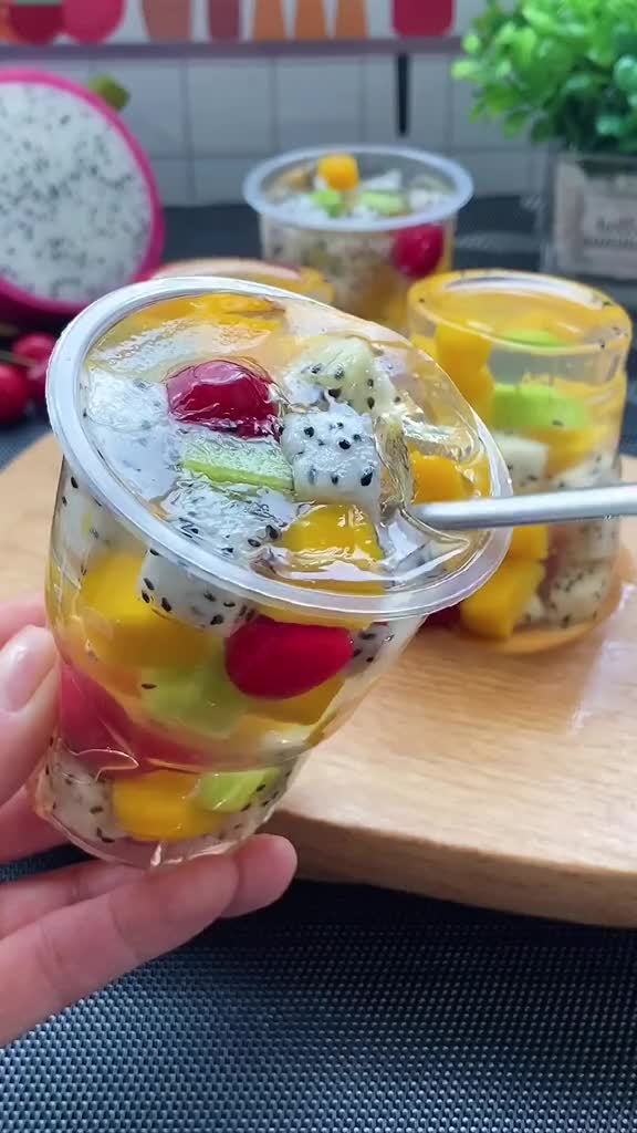 孩子不爱吃水果试试这个水果果冻杯孩子爱吃
