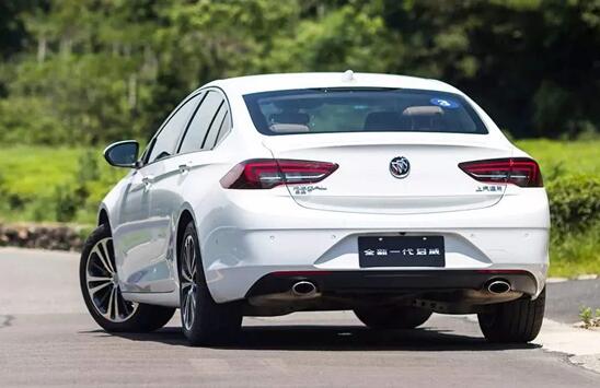 鸡头还是凤尾,顶配思域与入门级君威,怎么选?