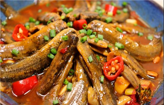 泥鳅不管怎么做,最忌放料酒和盐,教你一招,土腥味跑光光