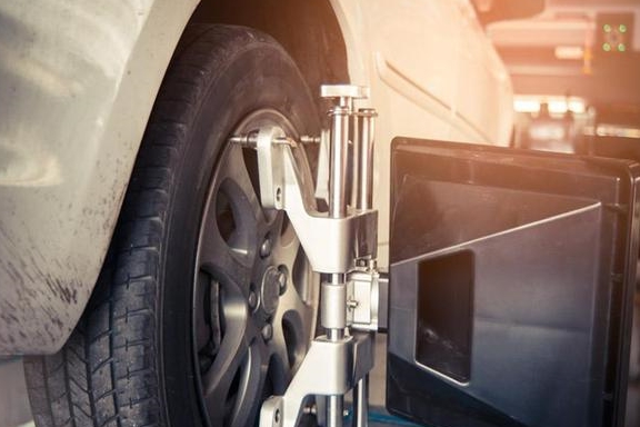 这些汽车保养项目还在做？老司机：别再盲目保养，白给4S店送钱