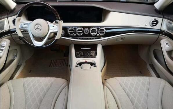 比奔驰S级长305mm 奔驰迈巴赫S680外观内饰实拍曝光