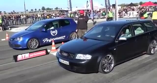 性能强悍的性能车，直线加速比赛