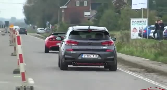 实拍即将起步的性能车，性能强悍