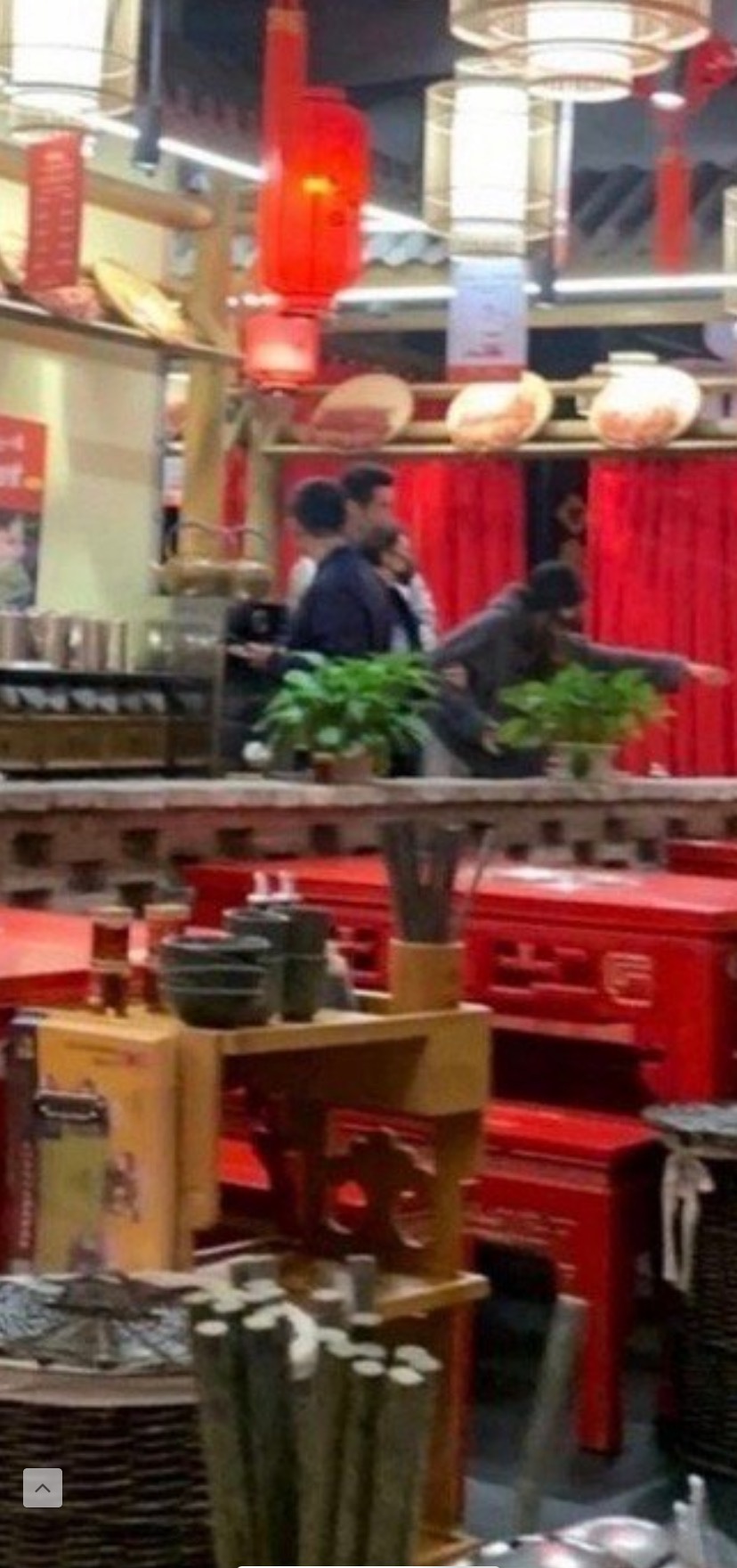 H男星和四字小花恋情再添交往细节，网友直播爆料，地下恋不容易