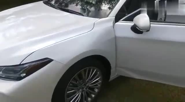 外观霸气又动感 全新丰田AVALON来袭