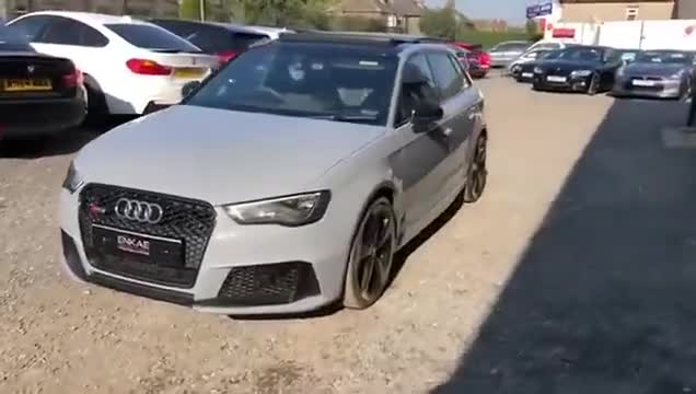 奥迪RS3，这种动感灰在性能车型上