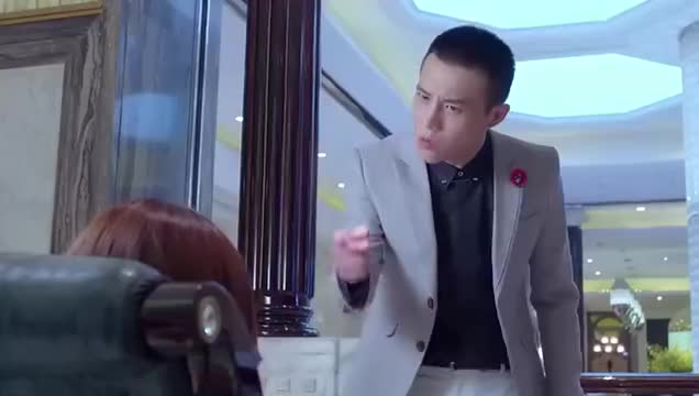 你好乔安倪好本想搅局没想到一首歌竟让老总们纷纷拍手叫好