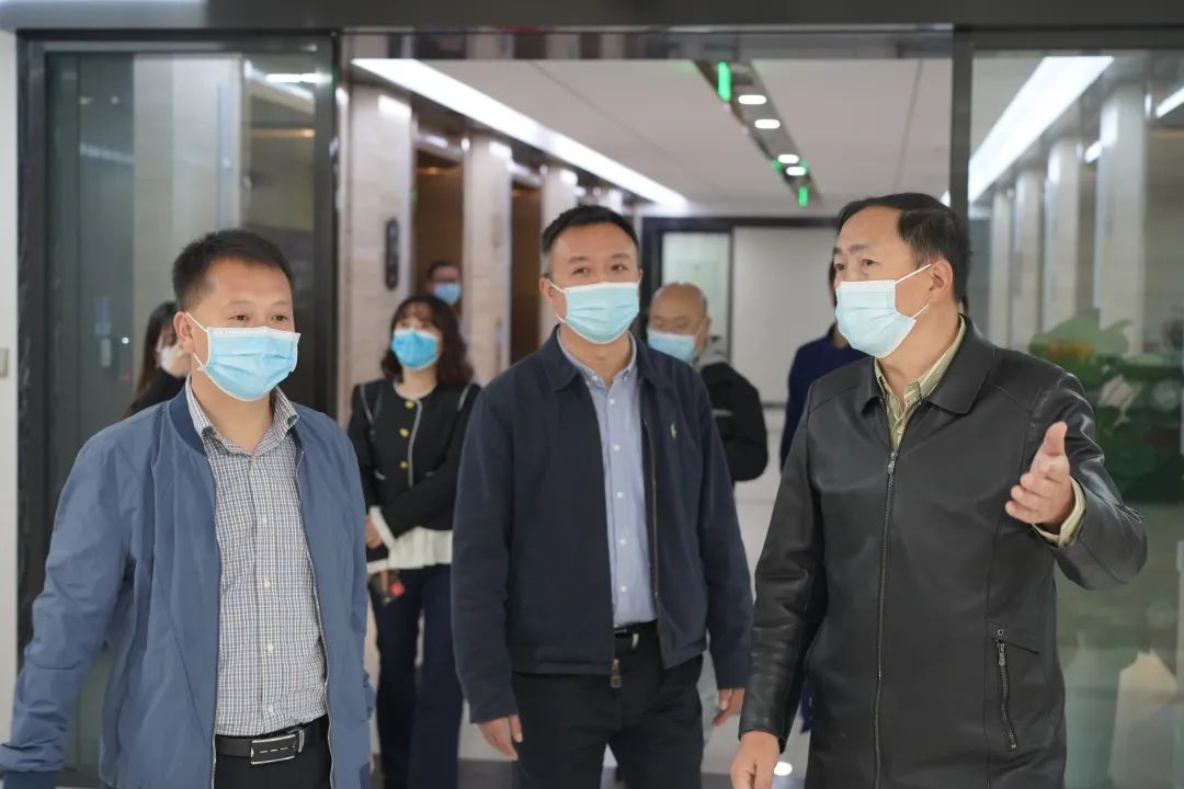 重庆市荣昌区人社局党委委员就业和人才中心主任陈胜一行莅临参观