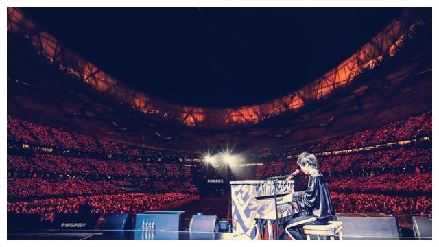 “华晨宇火星演唱会”歌迷对唱,欢迎回家,更像是一场浪漫赴约