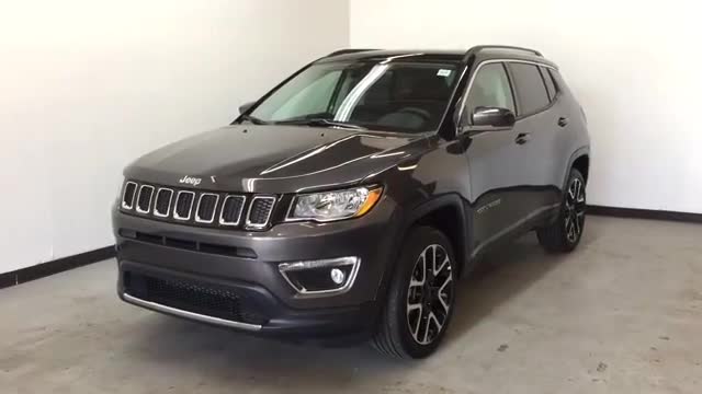 2020款吉普指南者实拍展示，按下钥匙开启后备箱，让我忘了RAV4