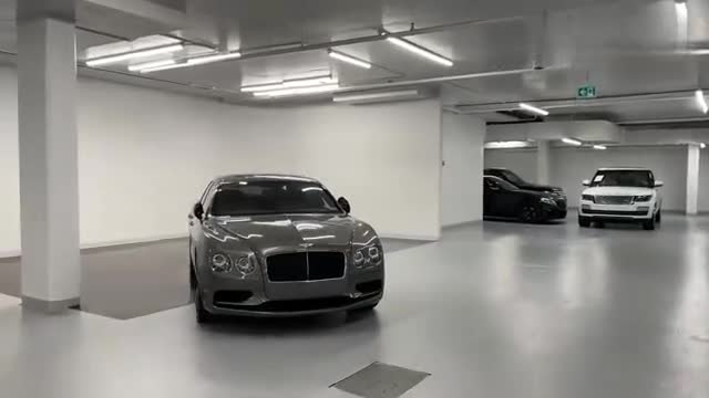 用实力诠释豪华,成功人士的专属座驾宾利飞驰!