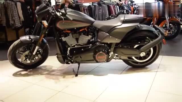 实拍哈雷新车型FXDR114，感受一下“现代哈雷”的魅力吧！