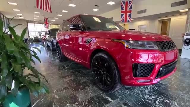 2020款路虎揽胜运动版到店实拍，这颜色外观和内饰，简直太帅了