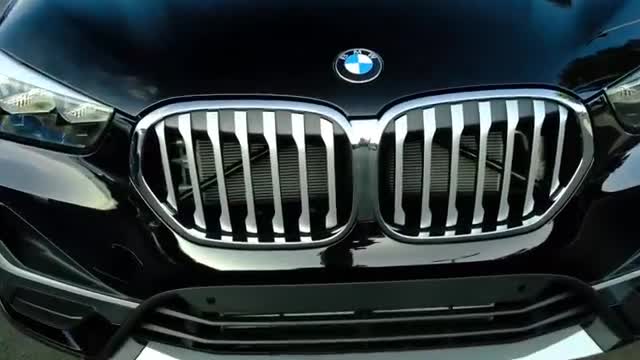 2021款宝马X1实车展示，这空间真不赖，买不买奥迪Q3自己定！