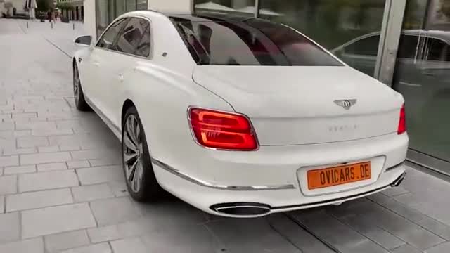 2021款宾利飞驰高清实拍，配12缸发动机，近距离感受一下多霸气